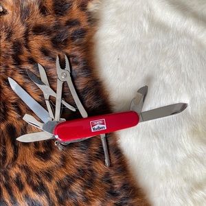 Marlboro Swiss Army Pocket Tool BRAND NEW
